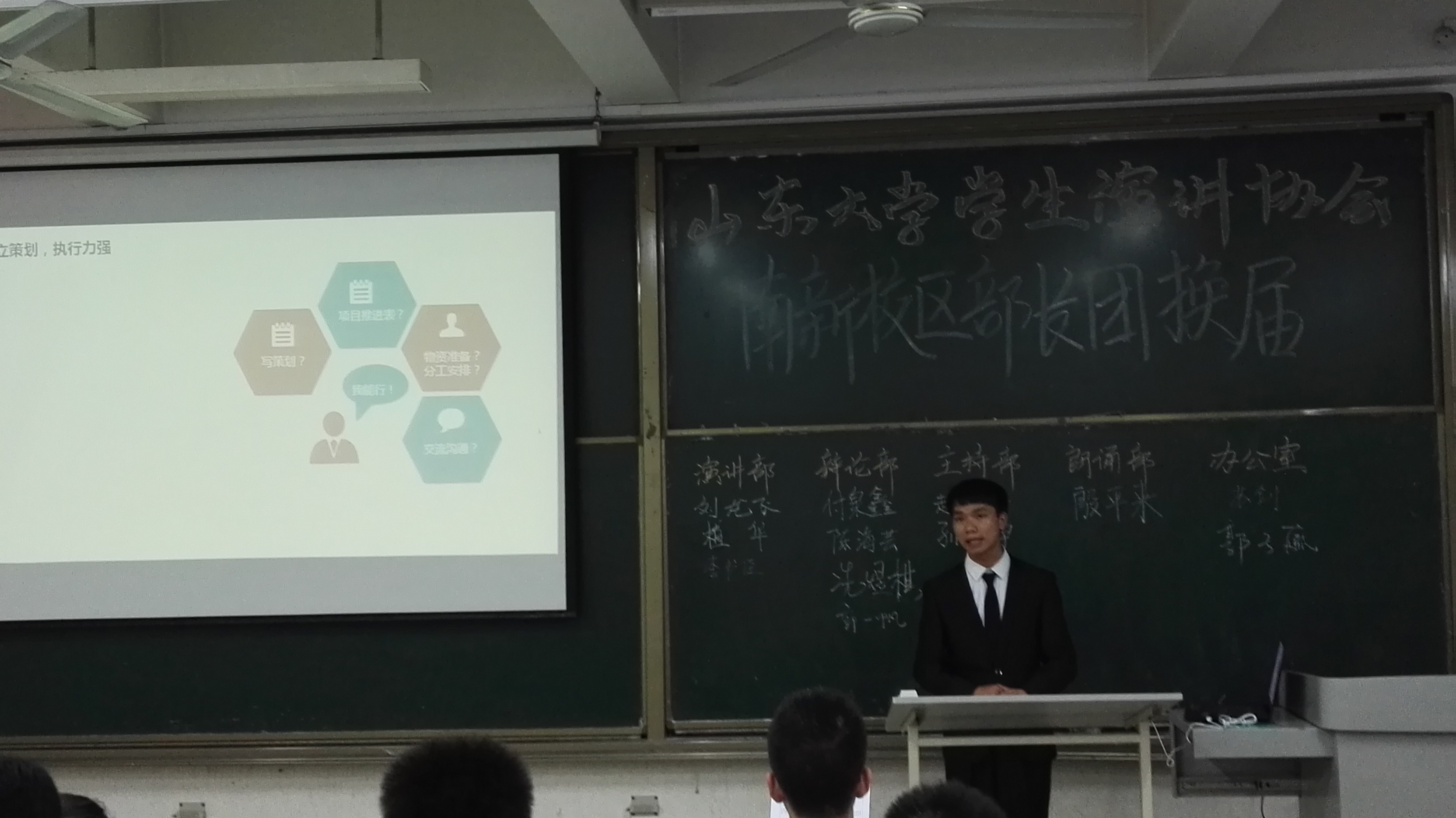 �ݽ�Э������У�������Ż������